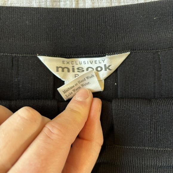 Exclusively Misook Petite‎ Knit Black Pleated Skirt Womens medium A line - Picture 2 of 7